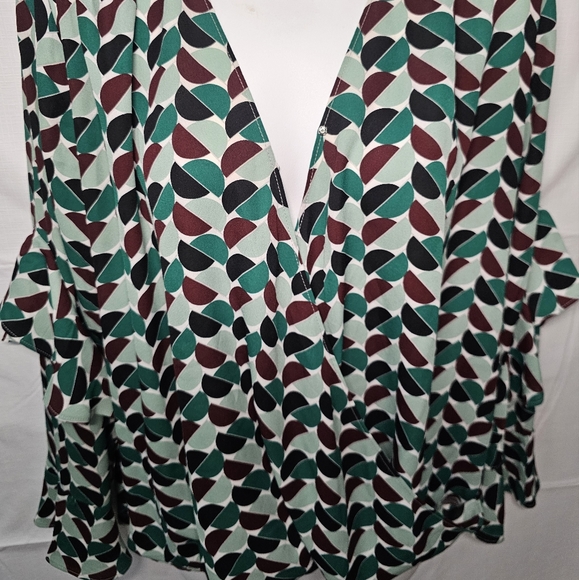 Green Blouse M/L like new girl scout cookie - Picture 4 of 11